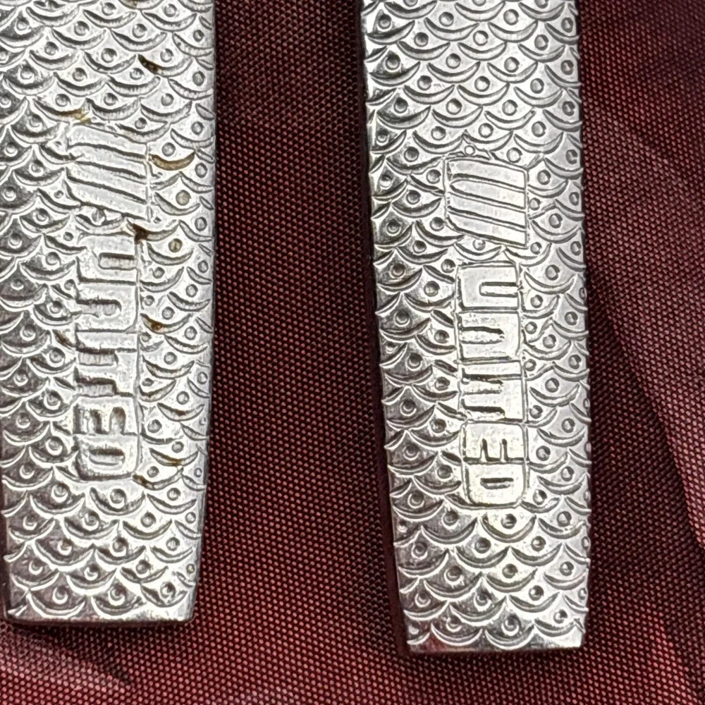 Vintage United Airlines Silverware Fish Scale Flatware Dinner Knives Lot of 2